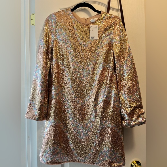 Gold dress - Picture 3 of 4